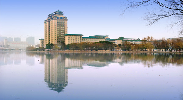 中南民族大学校徽