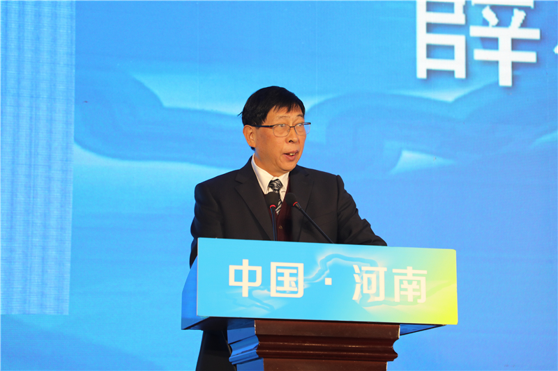 水利部黄河水利委员会副主任薛松贵出席会议并讲话.jpg