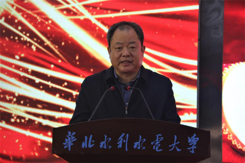 省教育厅二级巡视员、学生处处长李培俊出席郑州分赛区开幕式并讲话2_副本.png